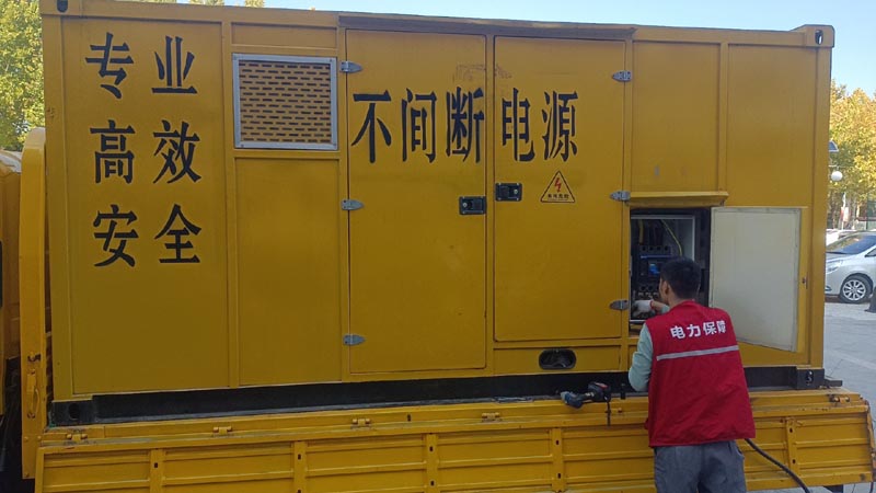 建水柴油发电机组和UPS电源配合使用时，如何避免切换过程中的电力中断？